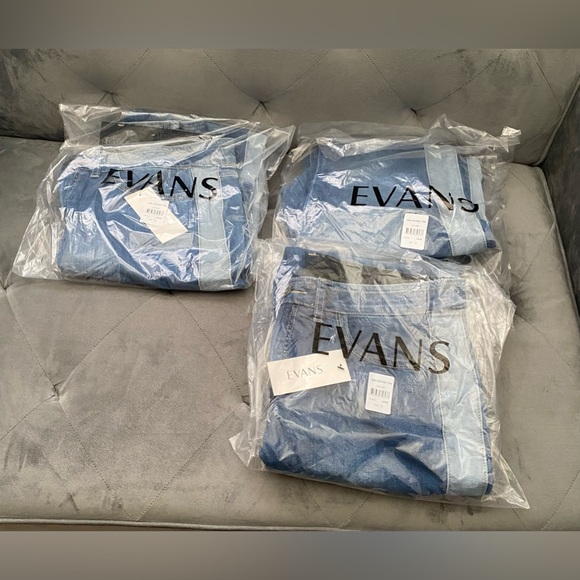 Denim Cuffed Jeans with Contrasting Trim - Picture 5 of 6